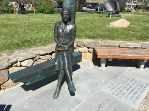 Staty över Rachel Carson i Woods Hole, Massachusetts